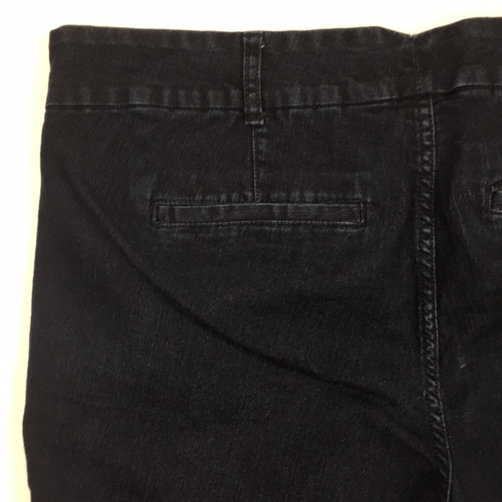 Torrid Denim Jean Shorts Womens 20 Dark Wash‎ Denim Cotton Cuffed - Picture 5 of 13